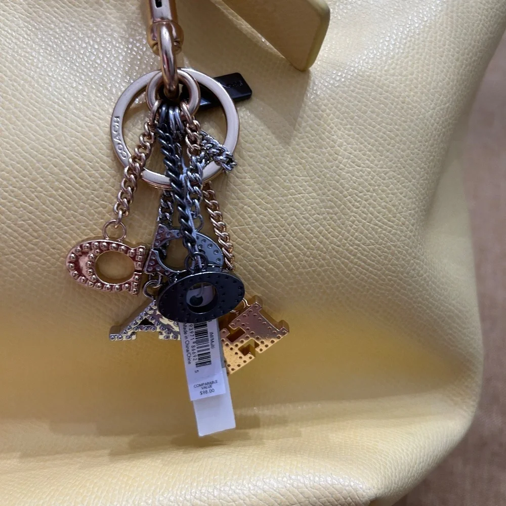 Coach Large tote soft yellow, BONUS added key chain and purse organizer - Picture 7 of 10